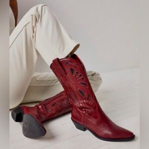 NEVER WORN. Free People Rancho Mirage Cowboy Boots size 8.